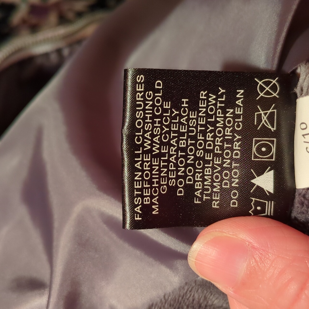 Below Zero by Rothschild jacket - Picture 9 of 9